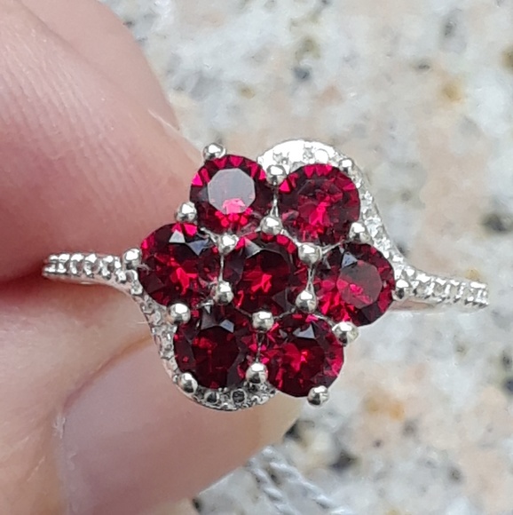Nwt! 7 Genuine Swarovski Ruby Crystal .925 cluster - Picture 2 of 8